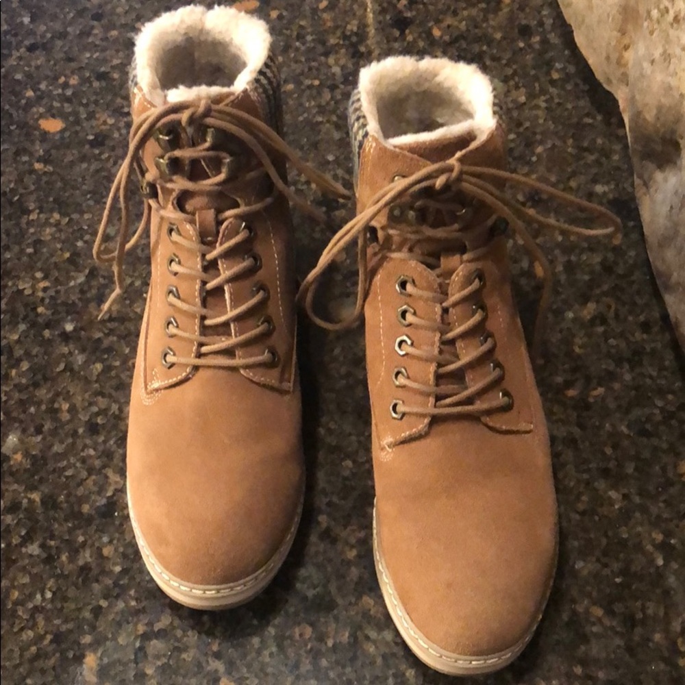 White Mountain Theo Regular Winter Boots!